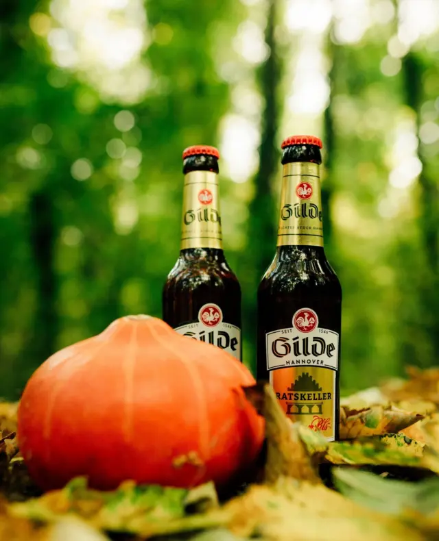 Der Herbst zeigt sich dieses Jahr von seiner schönsten Seite und wir genießen ihn mit einem kühlen Gilde Ratskeller! ⁠
#gilde #gilderatskeller #herbsttage #kühlesbier #dasgildet #gildehannover #hannover