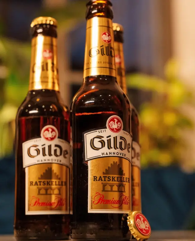 🍻 Feierabend? Zeit für ein Gilde Ratskeller 🫶🏼⁠
⁠
#gilde #gildebrauerei #brauerei #dasgildet #gildebeer #gildebier #mygilde #hannover #gilderatskeller