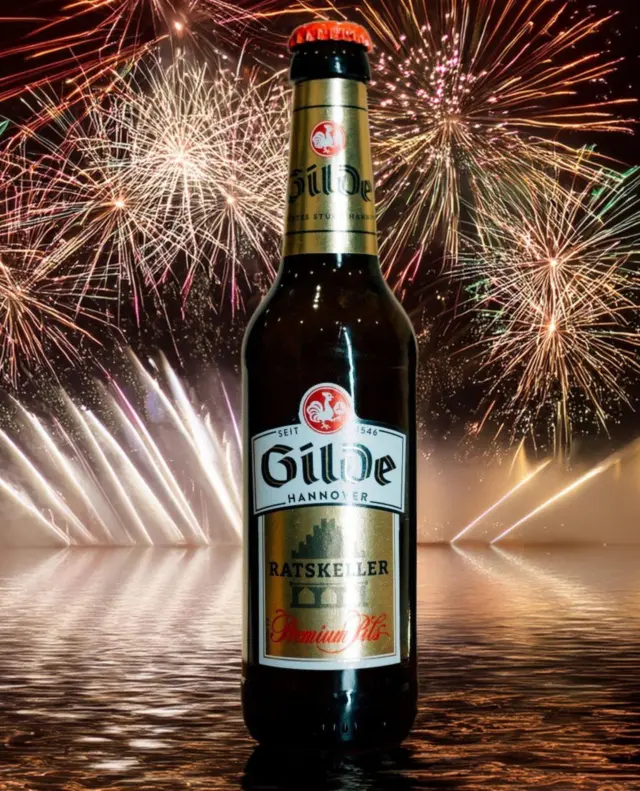 Lasst die Korken knallen – oder besser die Kronkorken! 🍺✨ Wir stoßen schon mal an – auf ein grandioses 2025! 🥂 ⁠
⁠
#gilde #gildebrauerei #brauerei #dasgildet #gildebeer #gildebier #mygilde #hannover #silvester