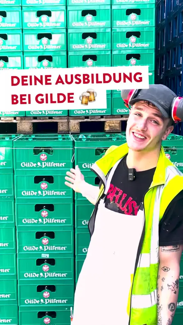 Schule fertig – und jetzt? Werde Brauer*in in Hannover! 🎓🍻
Unser Azubi Moritz zeigt dir, wie spannend die Ausbildung bei uns wirklich ist: zwischen Malz, Maschinen und einem echt coolen Team. 😎

Egal ob du Mann, Frau oder divers bist – bei uns zählt, dass du Bock auf Bier und echtes Teamwork hast! 🍺💛

Du willst 2025 auch in unserer Brauerei durchstarten? Dann bewirb dich jetzt für eine Ausbildung als Brauer*in! 💪

Wir freuen uns sehr auf eure Bewerbungen. ☺️ 

👉 Alle Infos & Bewerbung hier: gilde-brauerei.com/jobs/

#meingilde #ausbildung2025 #brauerleben #hannover #gildestartetdurch