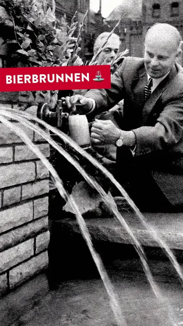 Ihr habt gefragt, wir haben im Archiv gegraben – und da ist er: der legendärste Zapfhahn Hannovers! 🍺✨
Was es damit auf sich hat? 1955 haben wir 20 Millionen Liter Gilde Bräu gefeiert. Und wie feiert man sowas? Natürlich stilecht mit einem Fest und einem Brunnen, aus dem man wirklich Bier zapfen konnte. Kein Witz. 💧➡️🍻

Und weil ihr wissen wolltet, wie das ausgesehen hat, haben wir das Originalbild mit KI zum Leben erweckt. Also: Ton an, Bier auf und ab ins Jahr ’55! 🎞️🕺

👉 Was wollte ihr schon immer mal über uns wissen? Schreibts in die Kommentare! 

#meingilde #dasgildet #hannover #bier #bierkultur #bierbrunnen #brunnen #zapfhahn #geschichte #kultur #1955 #ki
