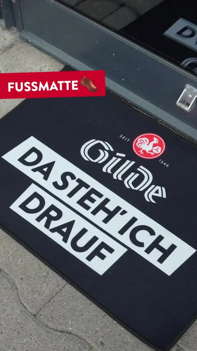 Ihr liebt eure neue Gilde-Fußmatte? Verstehen wir total. Aber Leute... als Tischset oder Wandbild?! 😂�Wir finden: Drauf stehen reicht! 😉

➡️ Hol dir dein Exemplar jetzt in unserem Online-Shop! (Link in Bio)

#dastehichdrauf #gilde #meingilde #bier #hannover #dasgildet #fussmatte