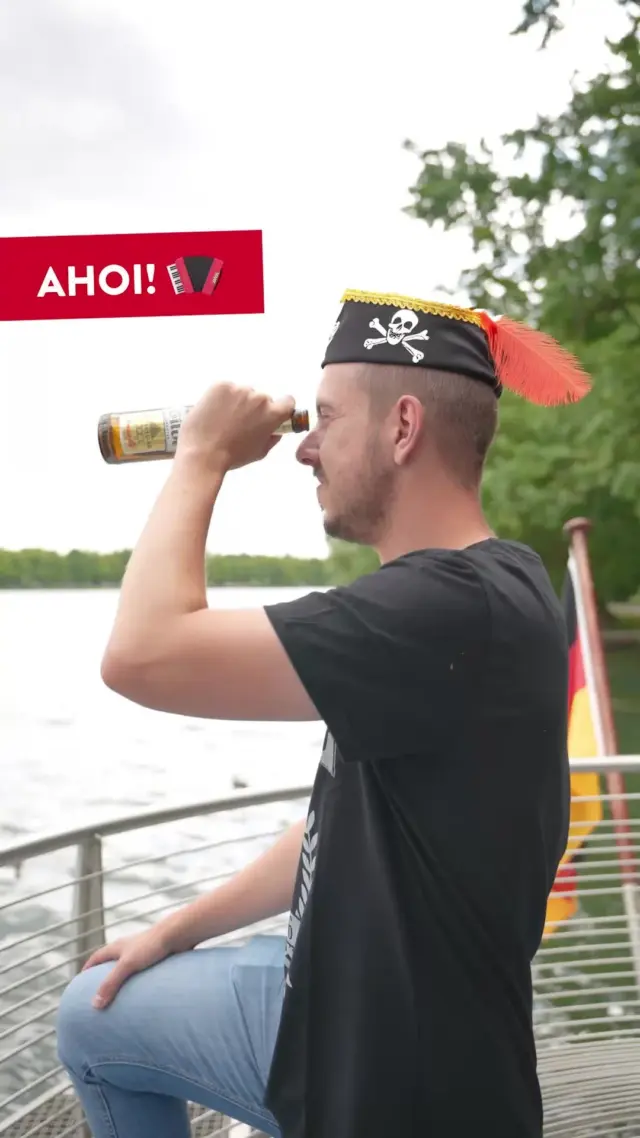 Volle Fahrt voraus: Auf der ÜSTRA Maschseeflotte geht uns höchstens mal der Wind aus, aber zum Glück gibt's immer leckeres Gilde.🍺✨

Cheers an die Crew für das Abenteuer auf hoher (Binnen-)See. 🌊🚤

#dasgildet #meingilde #hannover #maschsee #gildebrauerei #bierliebe #piratesofhannover