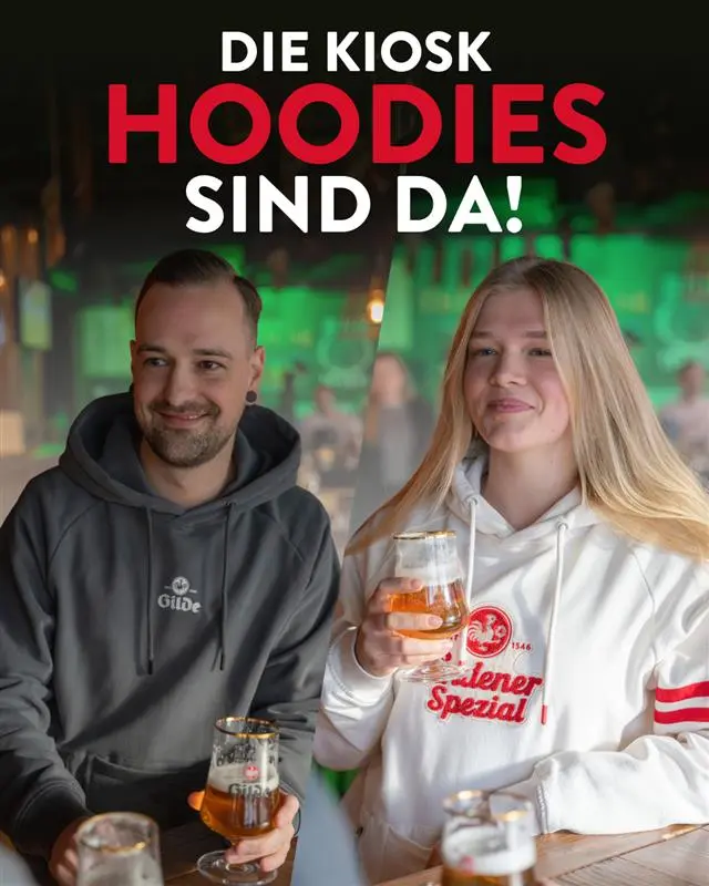 Dein neuer Style – ob Kiosk oder Alltag. 🍻

Die neuen Kiosk Hoodies sehen nicht nur gut aus: Mit dem Flaschenfach auf der Vorderseite ist dein Bier immer griffbereit. 🙌🏼 Und mit integriertem Flaschenöffner bist du jederzeit ready. 😋

Ab sofort im Online-Shop erhältlich. 🛒

#meingilde #dasgildet #gilde #brauerei #hannover @the_hophouse